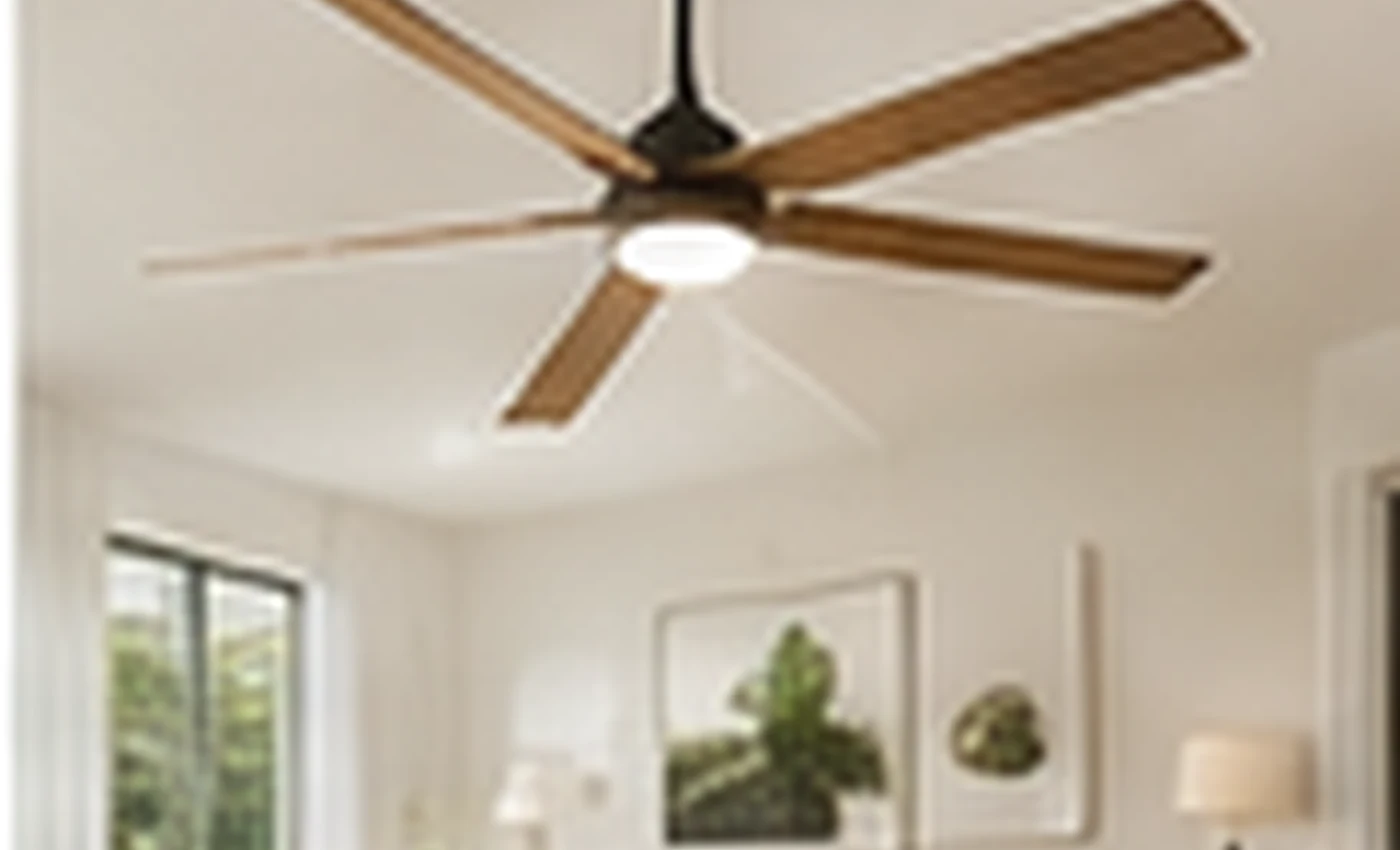 Ventilateurs de plafond en bois dans un intérieur adapté