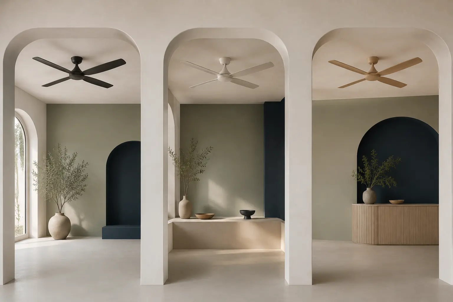 Trois silhouettes génériques de ventilateurs de plafond dans un showroom neutre